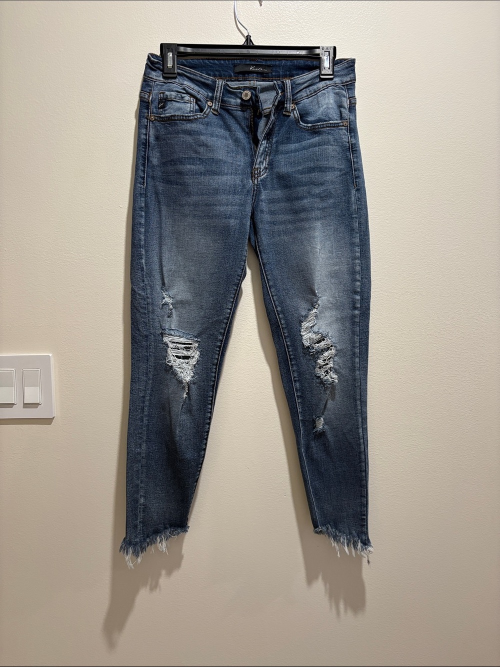 KanCan Medium Blue Distressed Cropped Ankle Jeans